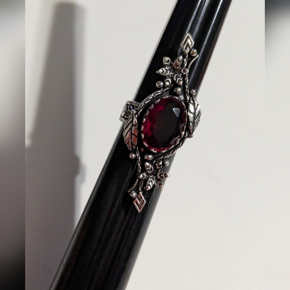 Handcrafted Unique Simulated Ruby Ring (7) - Picture 5 of 12